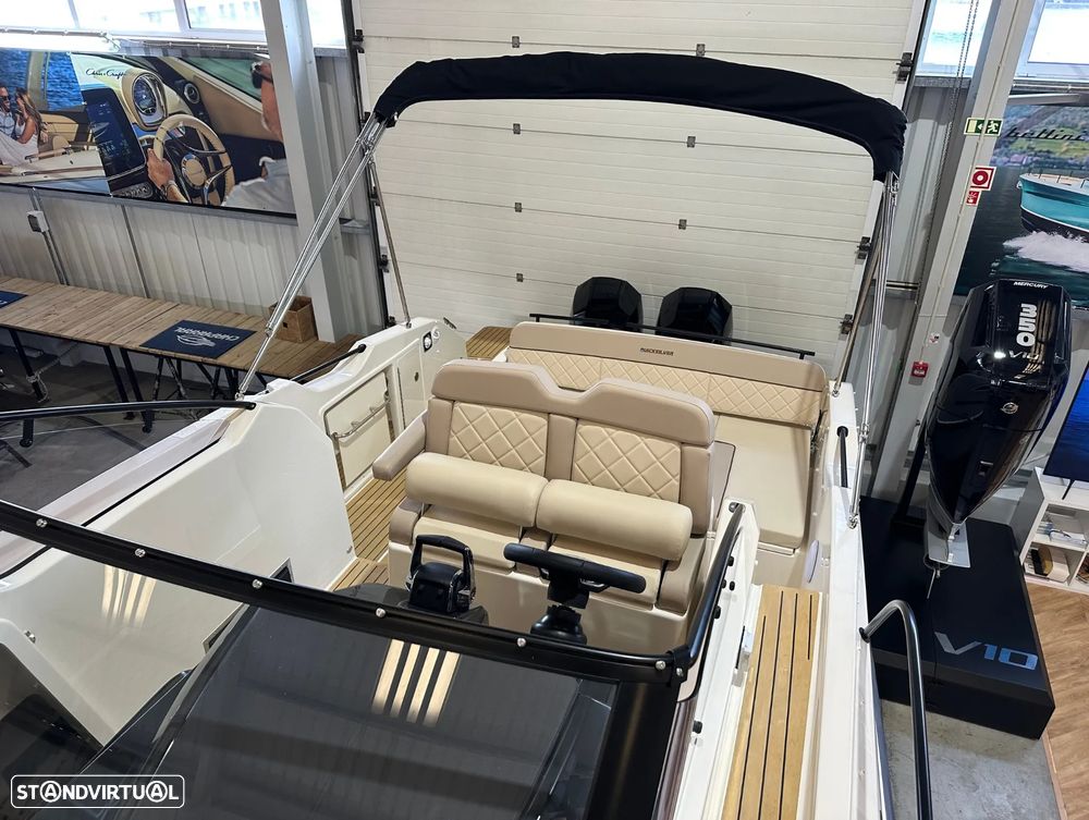 Quicksilver Activ 875 Sundeck - 12