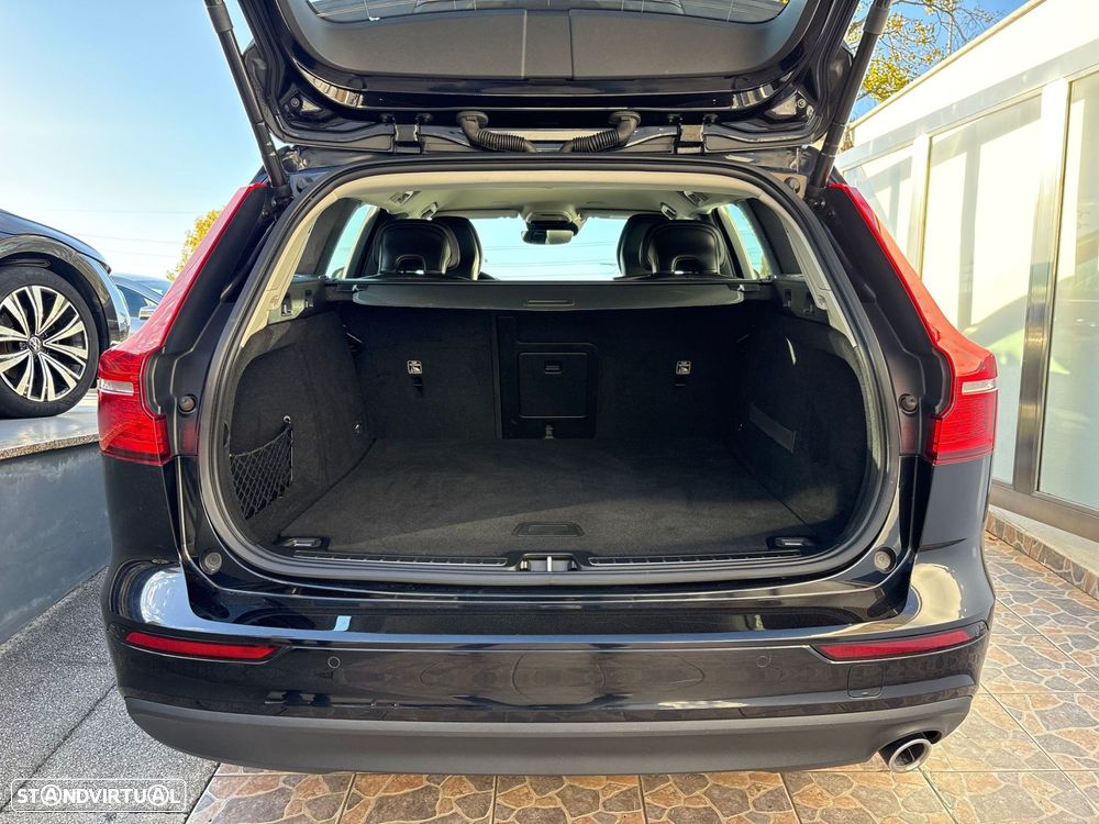 Volvo V60 2.0 D3 Momentum Plus - 4