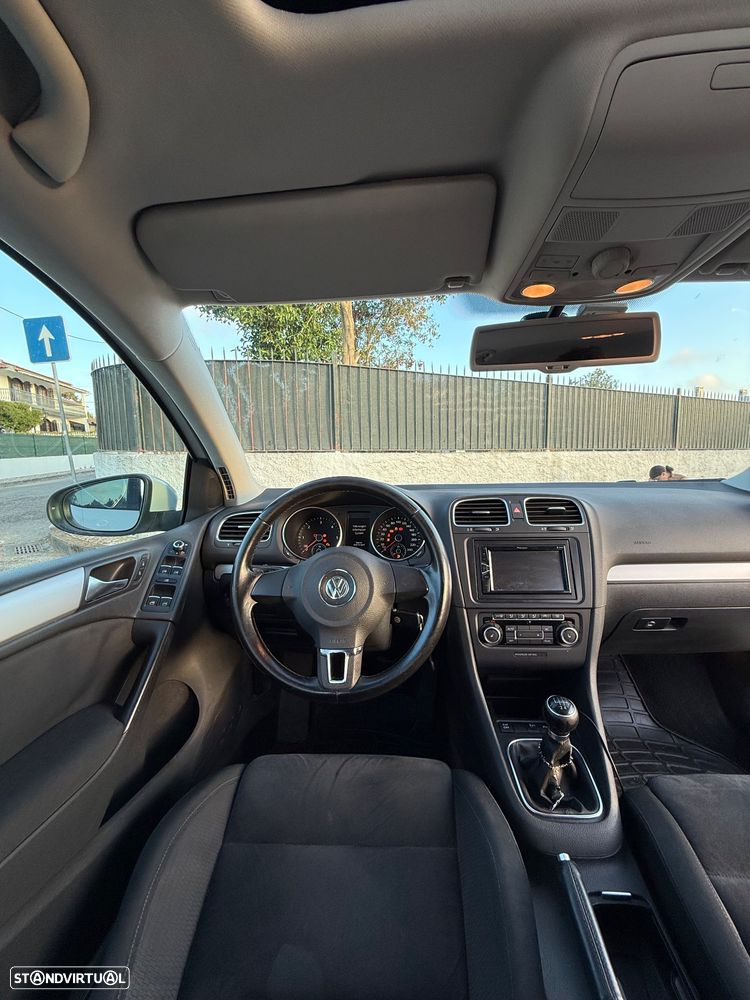 VW Golf 2.0 TDi DPF Highline - 6