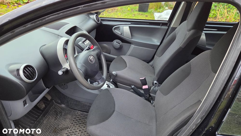 Toyota Aygo 1.0 VVT-i Sol MM - 12