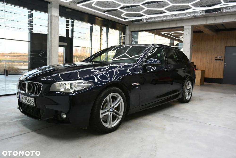 BMW Seria 5 525d xDrive Sport-Aut Luxury Line