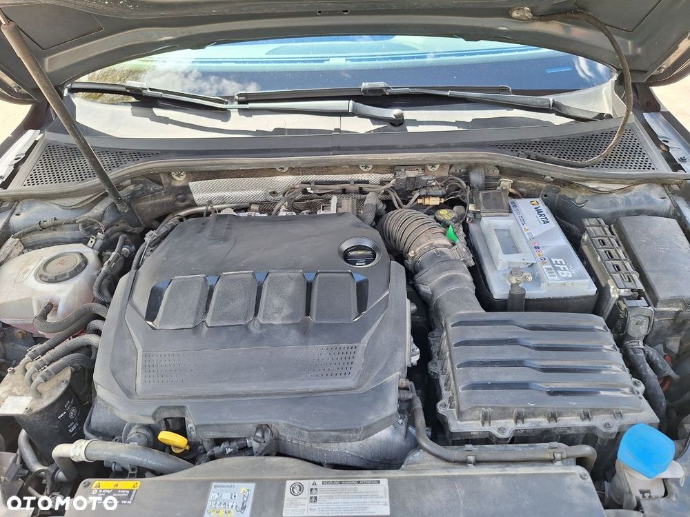 Volkswagen Passat 2.0 TDI SCR DSG Elegance - 14