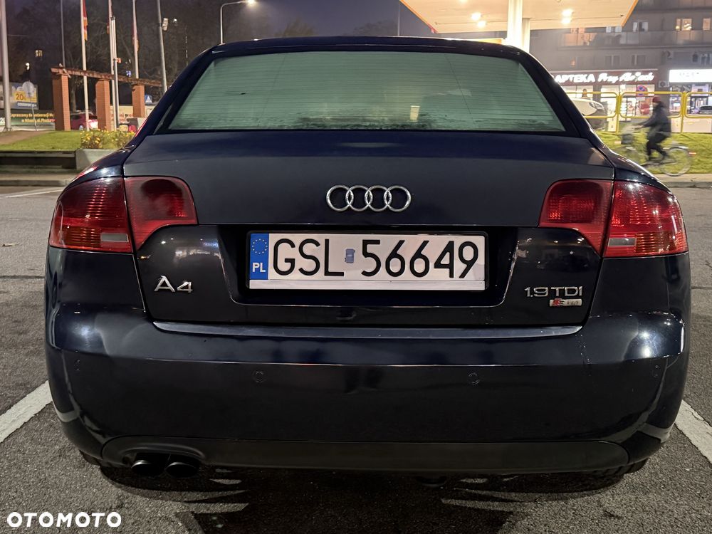 Audi A4 Limousine - 3