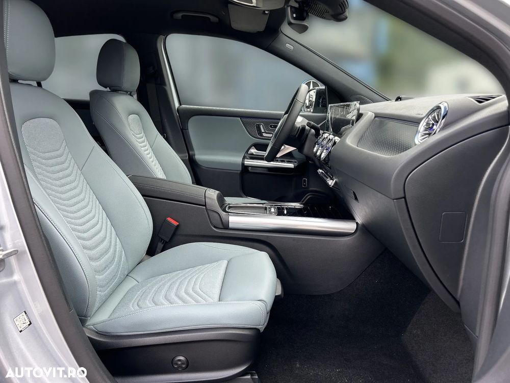 Mercedes-Benz GLA 220 4MATIC MHEV - 13