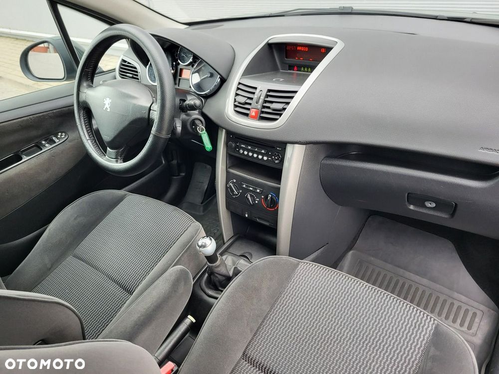Peugeot 207 - 29