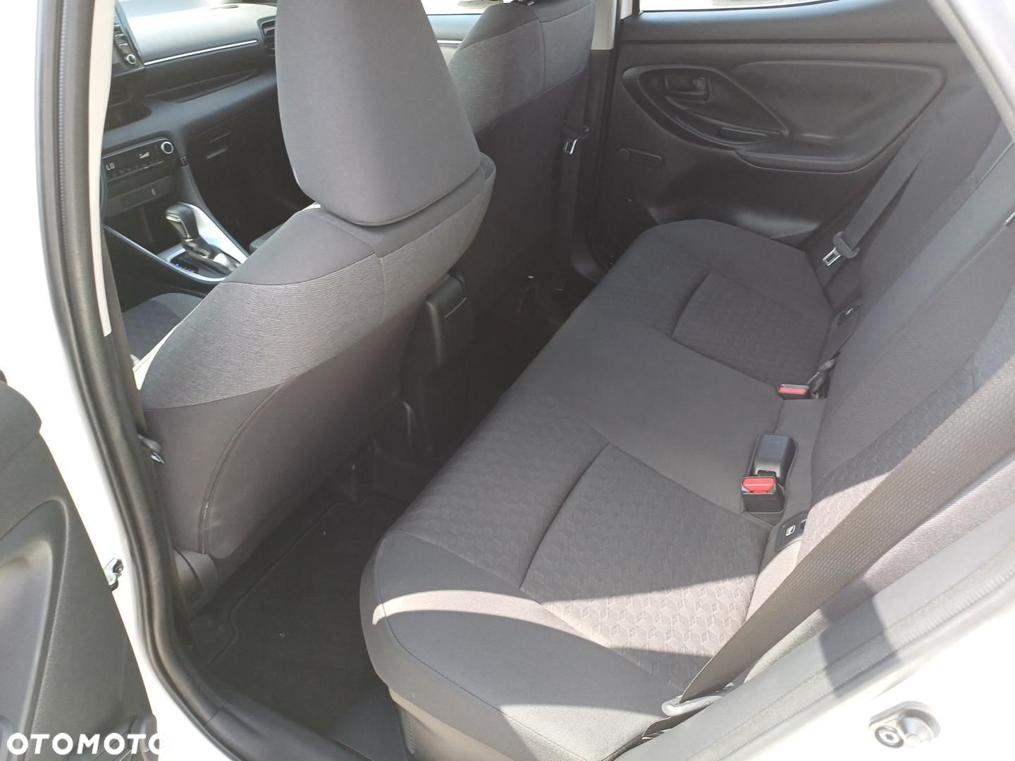 Toyota Yaris - 10