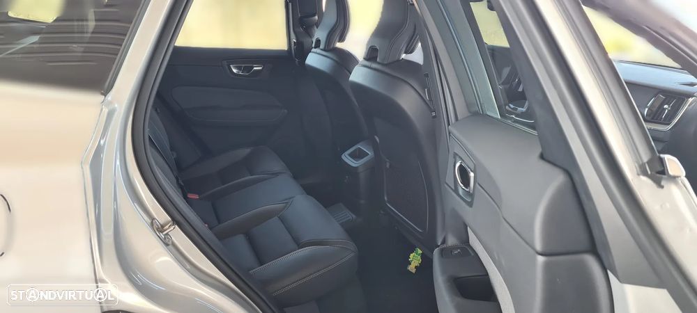 Volvo XC 60 2.0 T6 PHEV Plus Bright AWD - 11