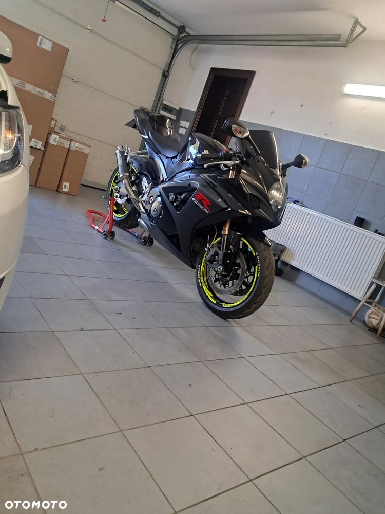 Suzuki GSX-R - 10