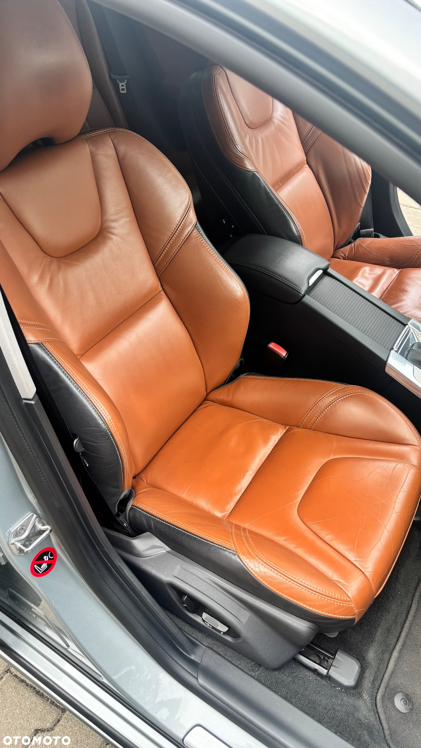 Volvo V60 D6 AWD Plug-in Hybrid Summum - 29