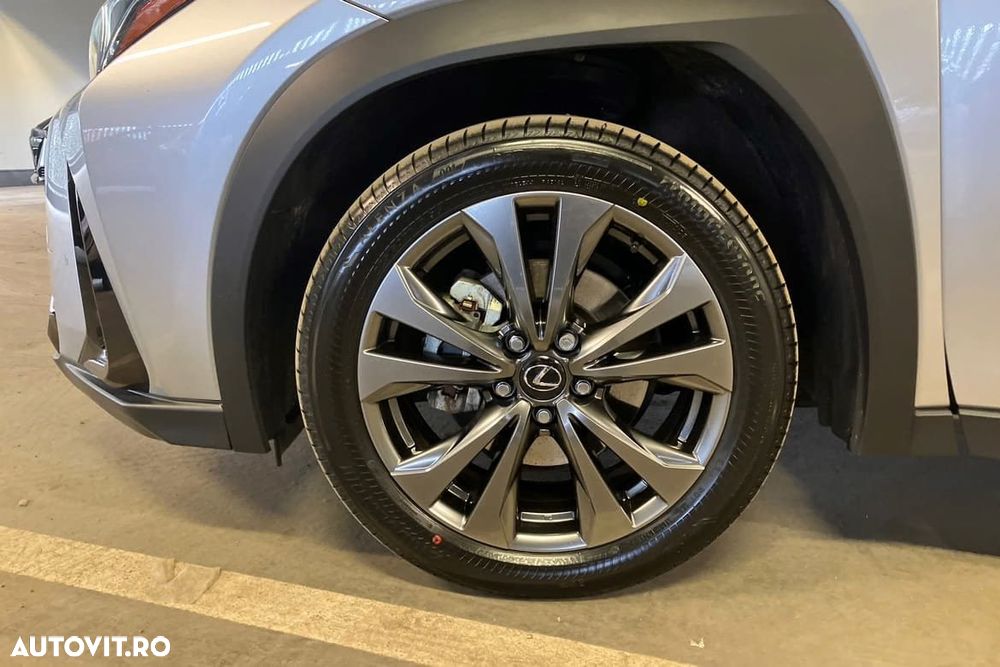 Lexus UX 300h (E-FOUR) F SPORT - 11