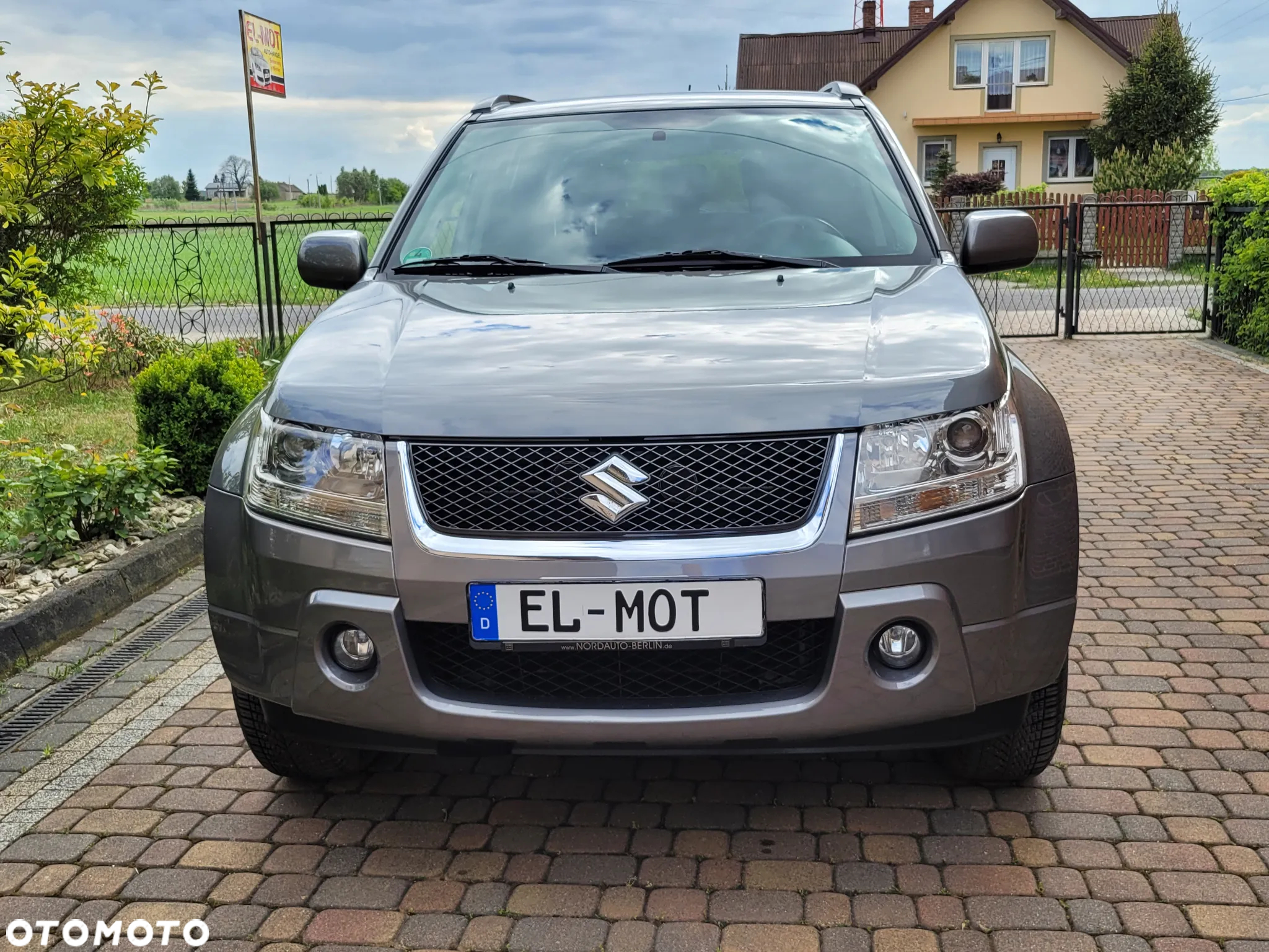 Suzuki Grand Vitara 2.0 Comfort + - 10
