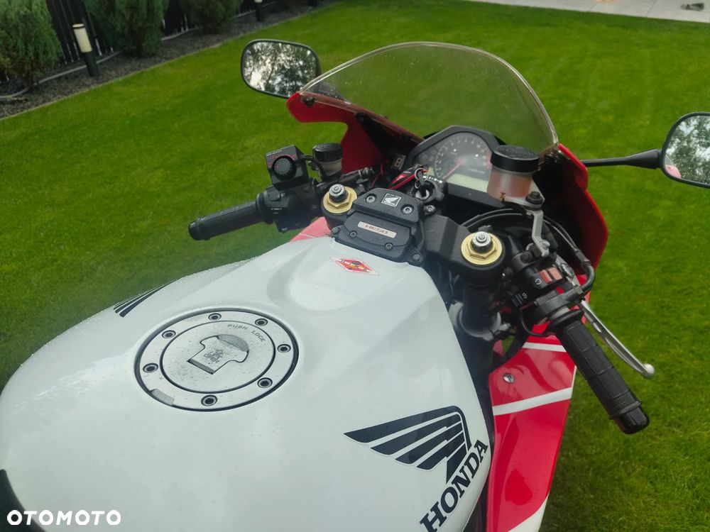 Honda CBR - 7
