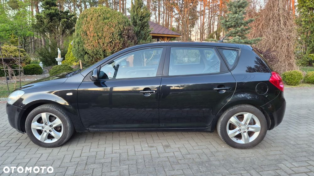 Kia Ceed 2.0 CVVT Spirit - 3