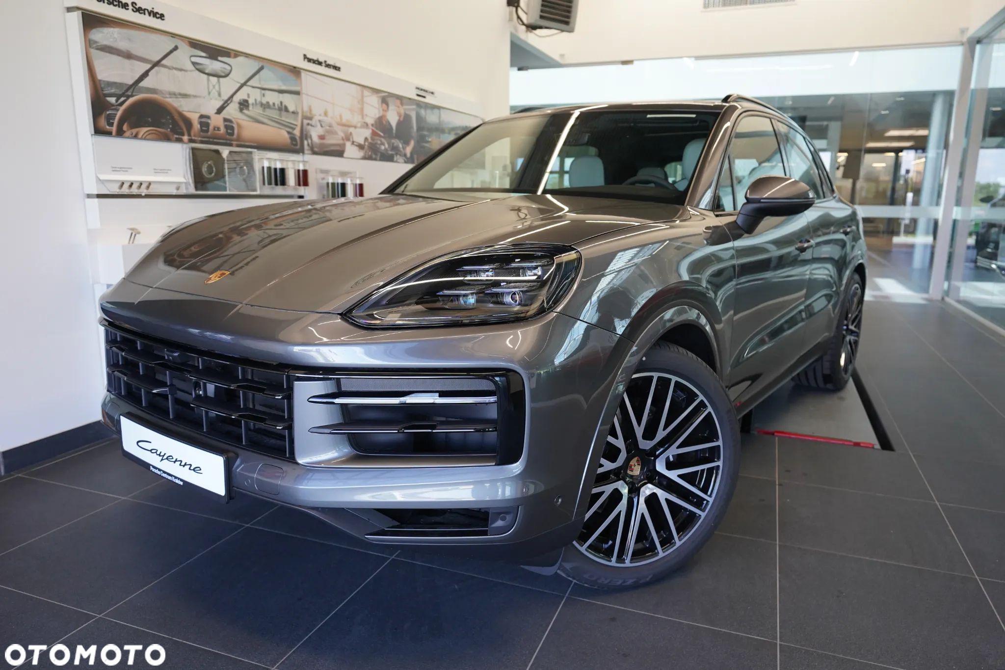 Porsche Cayenne Standard - 1