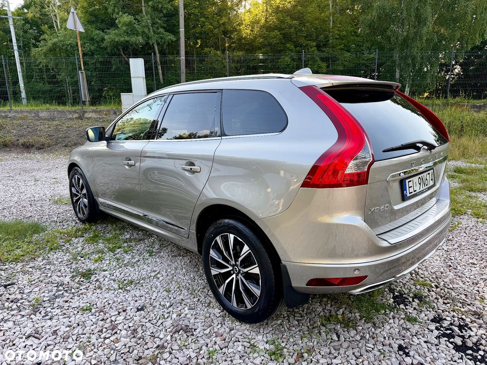 Volvo XC 60 T6 AWD Momentum - 2