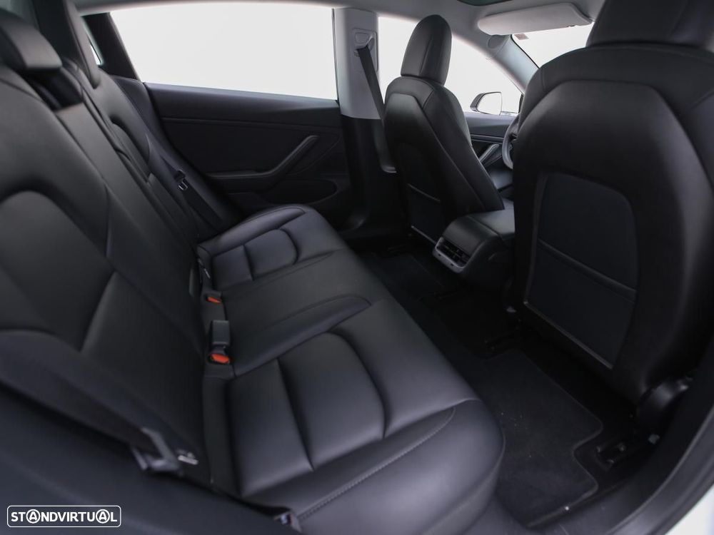Tesla Model 3 - 12