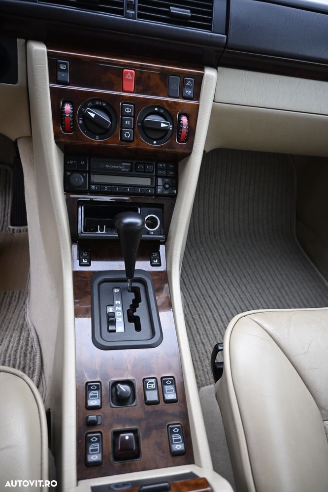 Mercedes-Benz E - 12