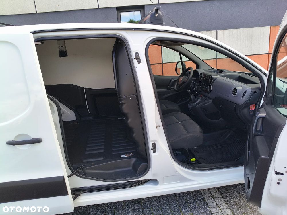 Citroën BERLINGO 1.6 HDI (90KM) 5-BIEGÓW (L1H1) KLIMA WEBASTO STAN IDEALNY 100% BEZWYPADKOWY SERWIS KM NIE MA RDZY - 20