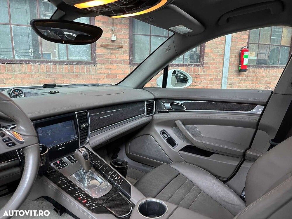 Porsche Panamera - 4