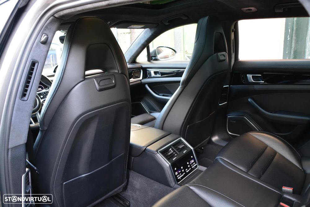 Porsche Panamera Sport Turismo Turbo S E-Hybrid - 36
