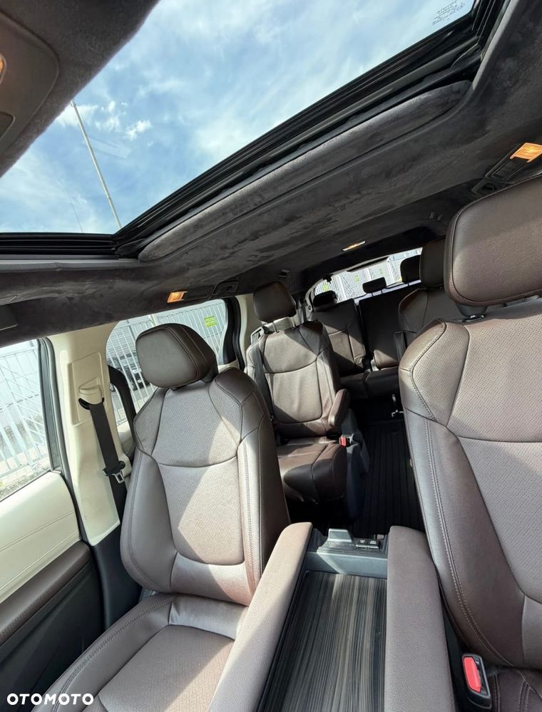 Toyota Sienna - 8