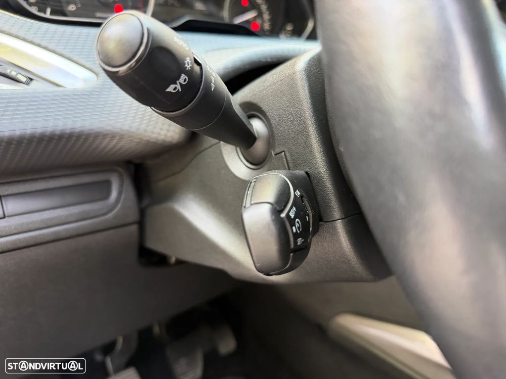 Peugeot 2008 1.6 BlueHDi Style - 21