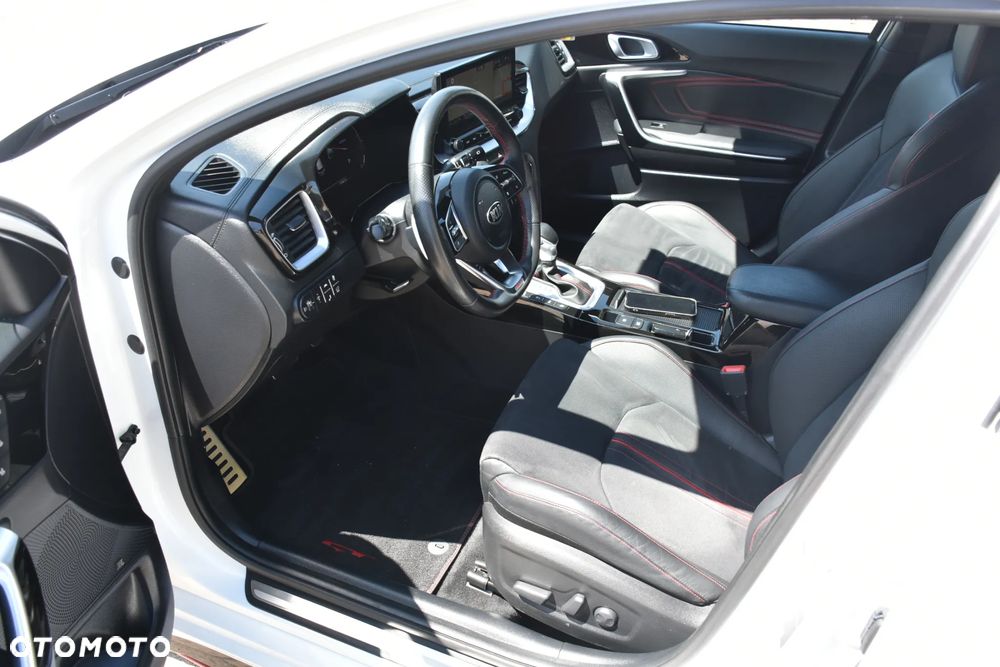 Kia ProCeed 1.6 T-GDI DCT7 OPF GT - 16