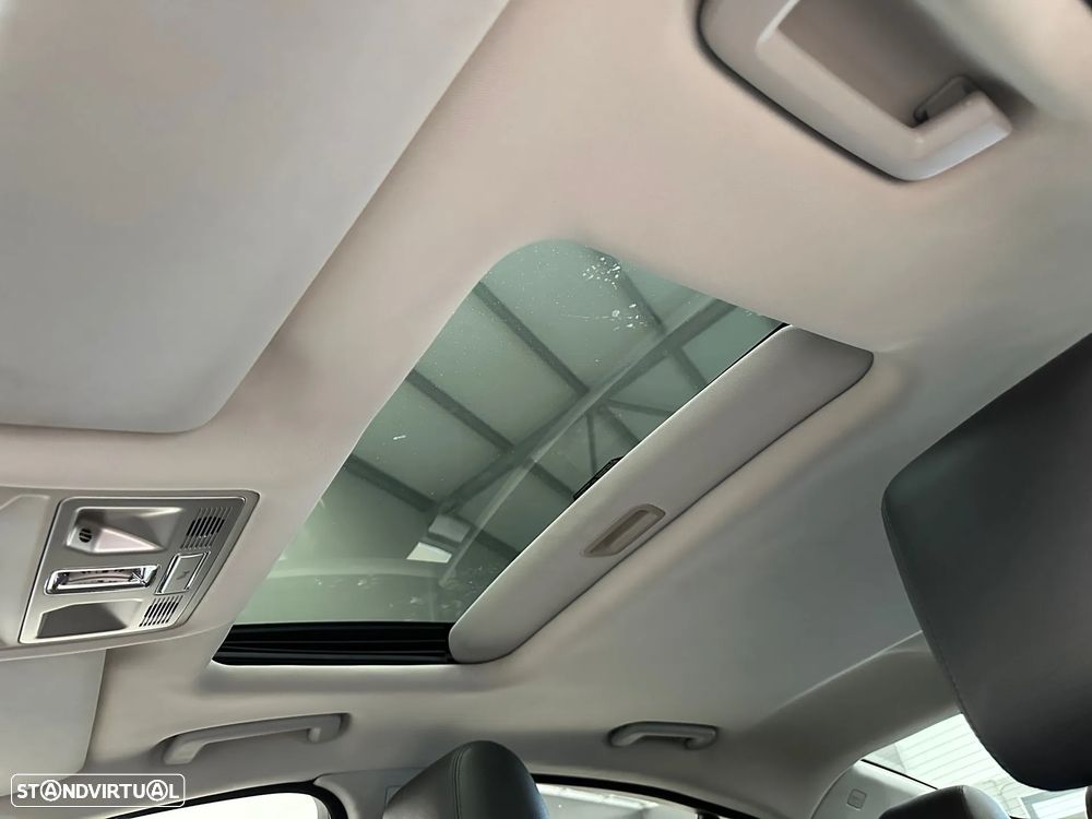 Jaguar XF 2.2 D Premium Luxury - 19