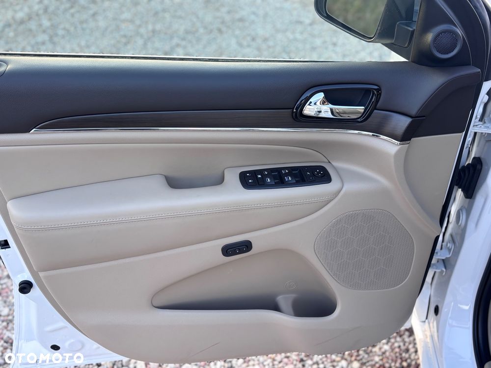 Jeep Grand Cherokee 5.7 V8 HEMI 4WD Automatik Overland - 15