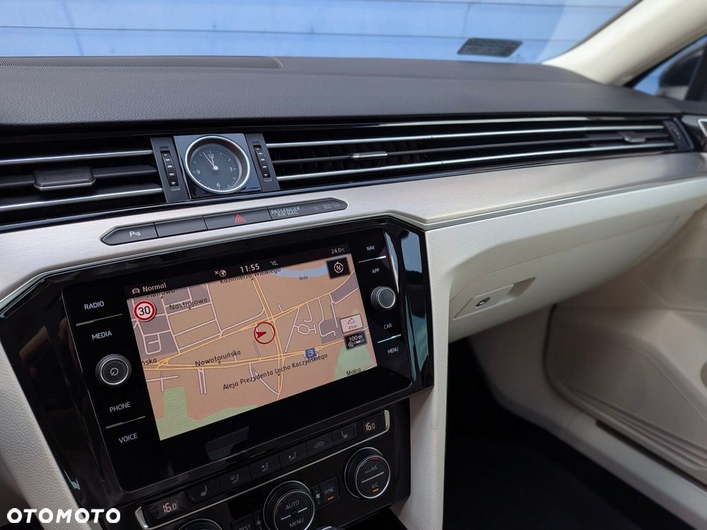 Volkswagen Passat 1.5 TSI EVO Highline DSG - 25