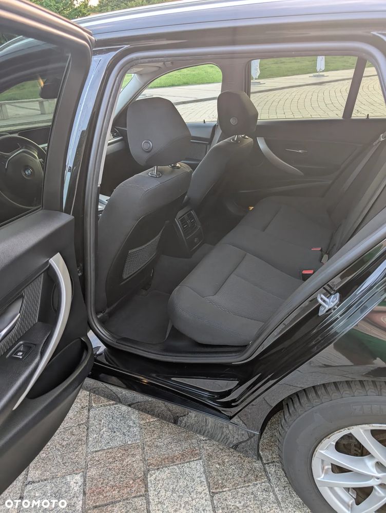 BMW Seria 3 318i - 13