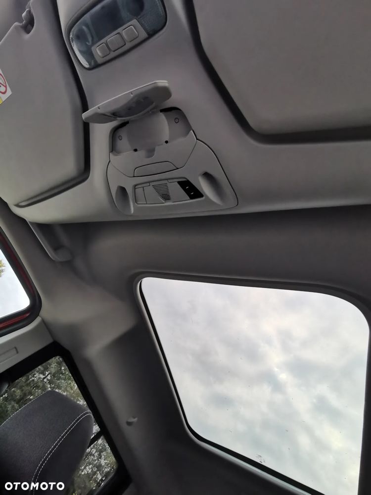Ford Tourneo Connect Grand - 14