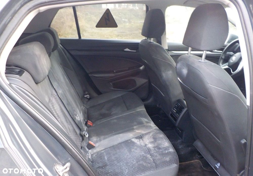 Volkswagen Golf - 22