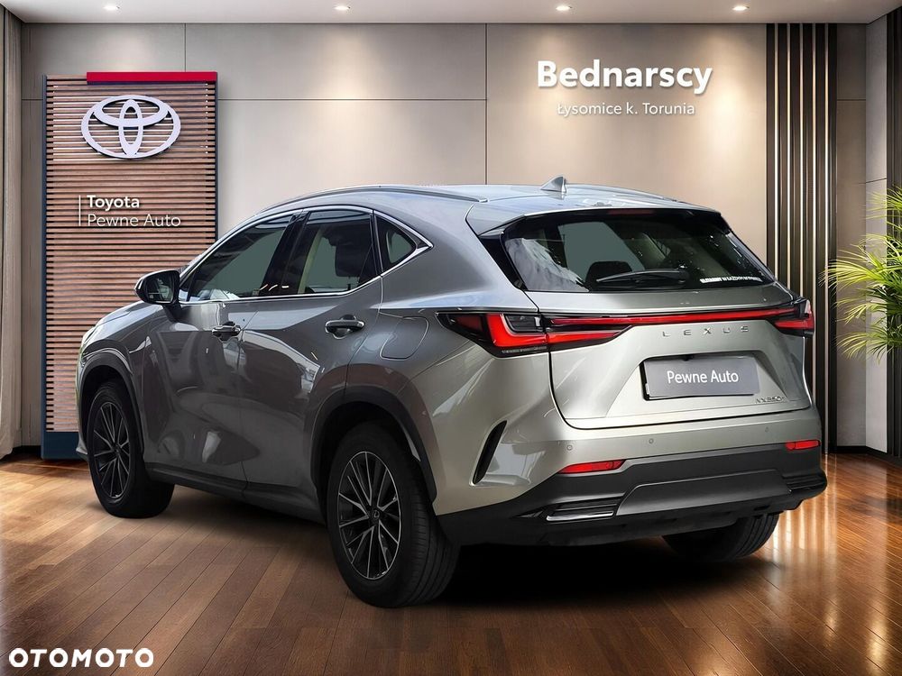 Lexus NX 350h Business AWD - 4