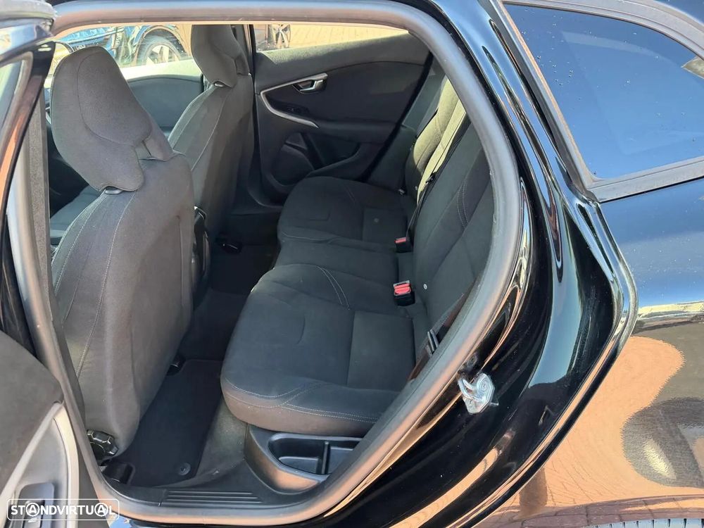 Volvo V40 2.0 D2 Momentum - 10