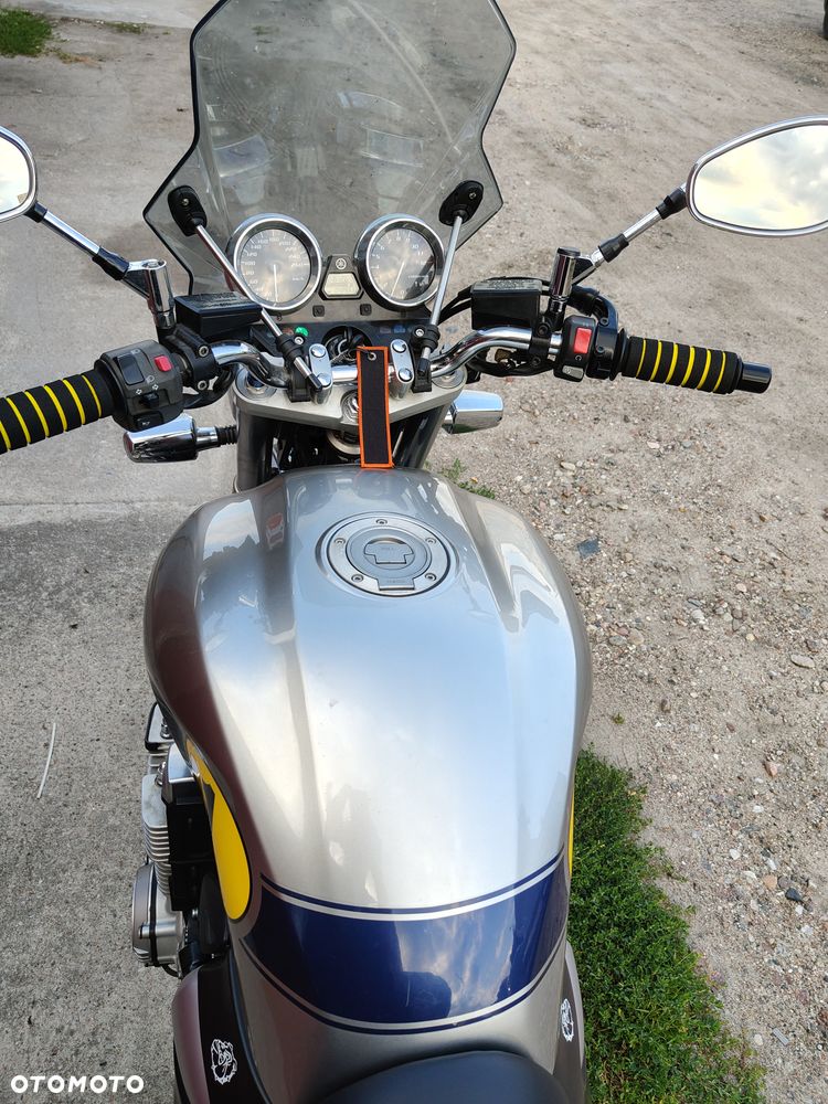 Yamaha XJR - 6
