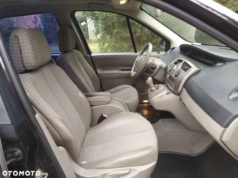 Renault Grand Scenic Gr 2.0 dCi Luxe Expression - 8