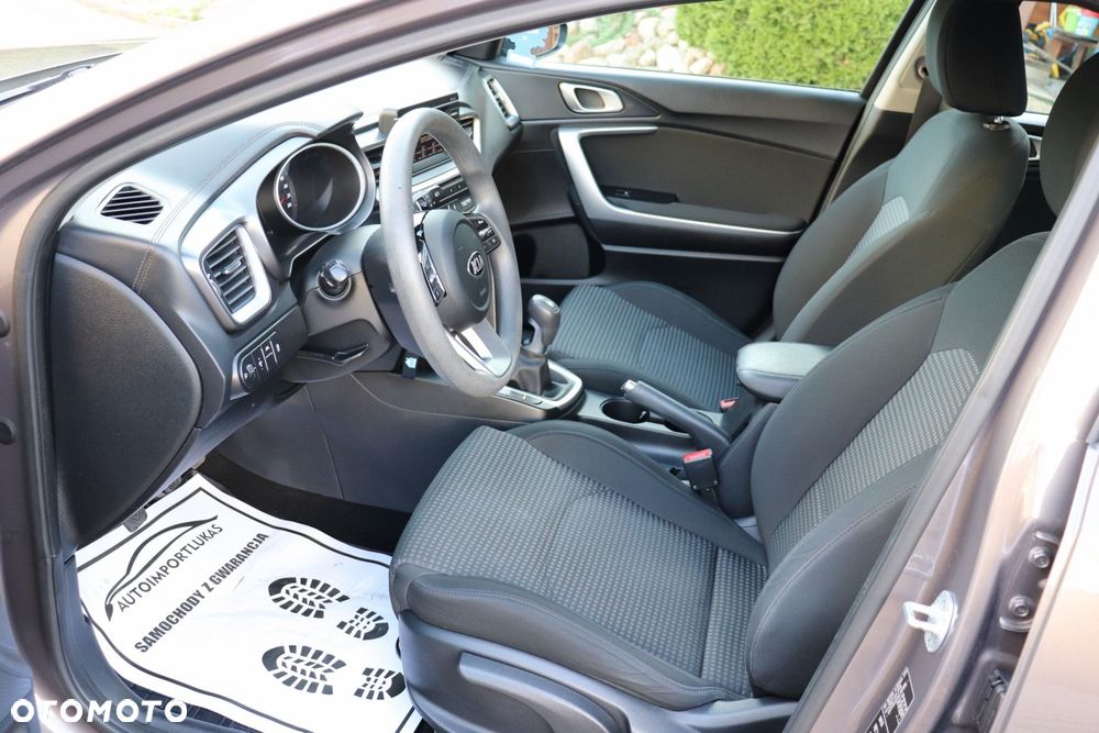 Kia Ceed - 21