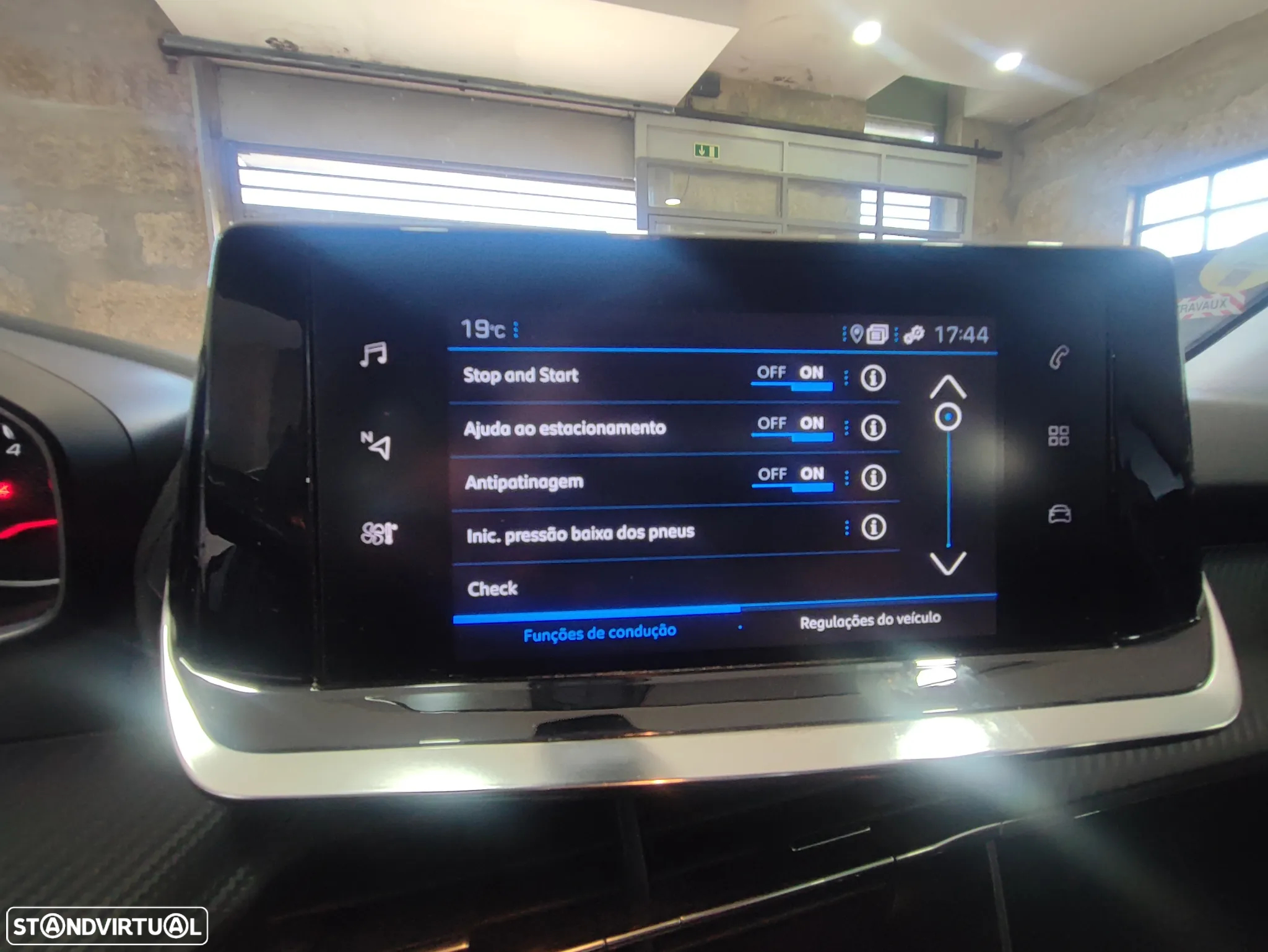 Peugeot 2008 BlueHDi 110 Active - 32