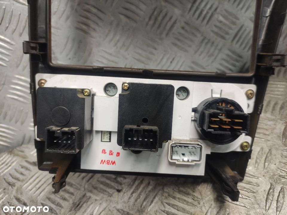 RAMKA KONSOLI ŚRODKOWEJ PANEL NAWIEWU SPECTRA I - 7