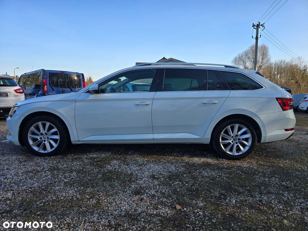 Skoda Superb 2.0 TDI DSG Ambition - 4