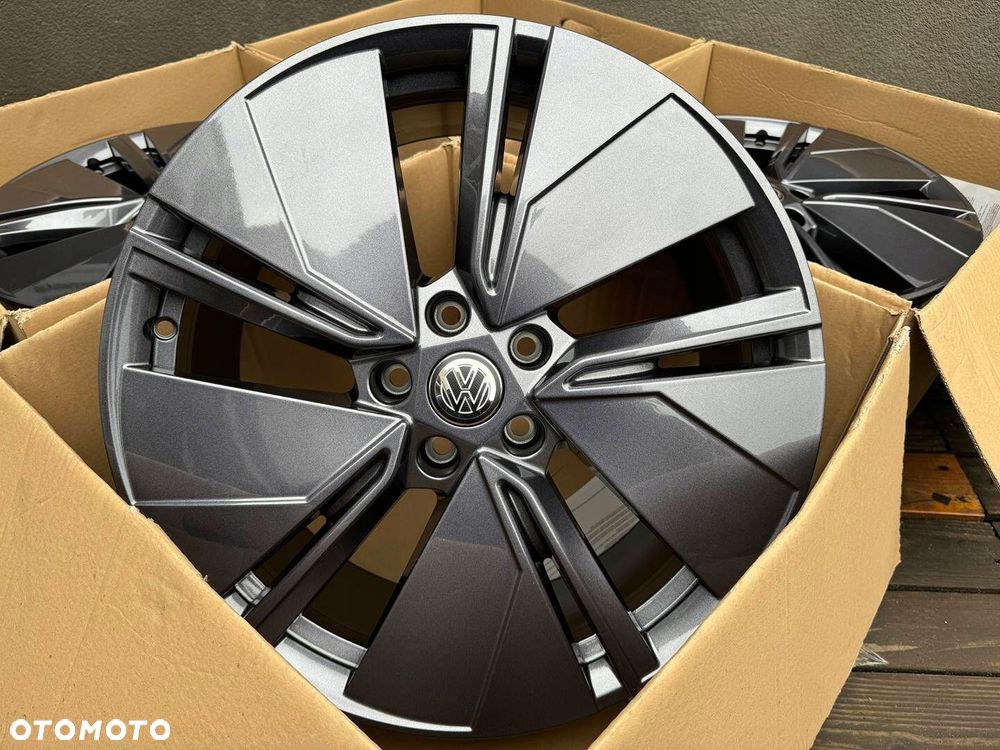 Felgi aluminiowe 5LA 19cali VW Golf Jetta Passat Phateon T-Roc - 3