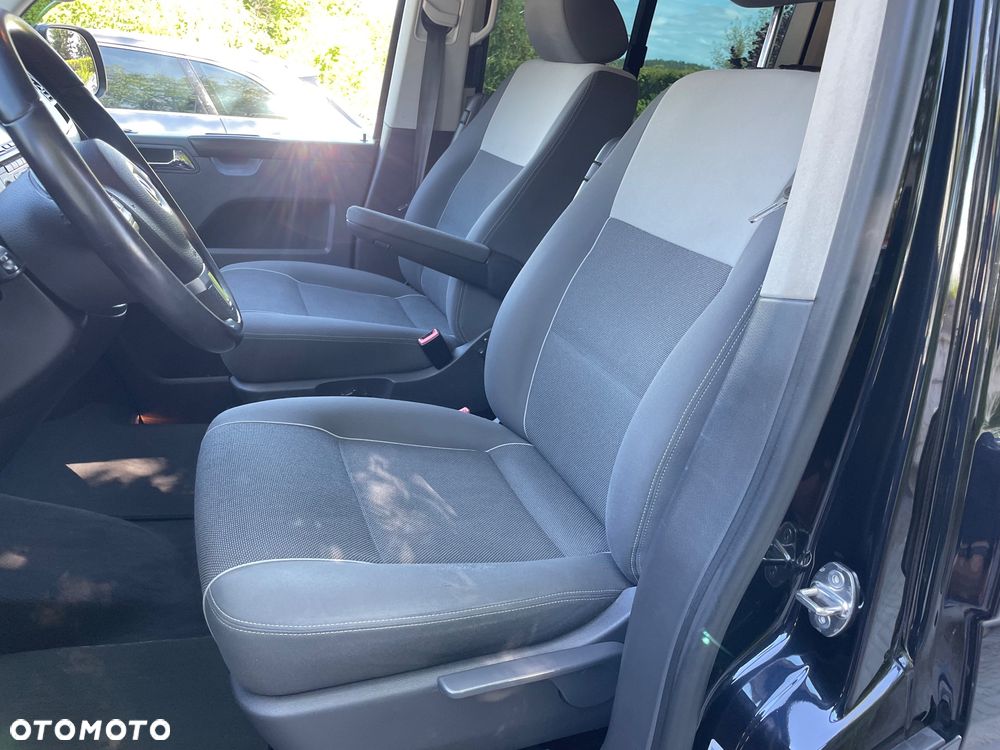 Volkswagen Multivan - 11