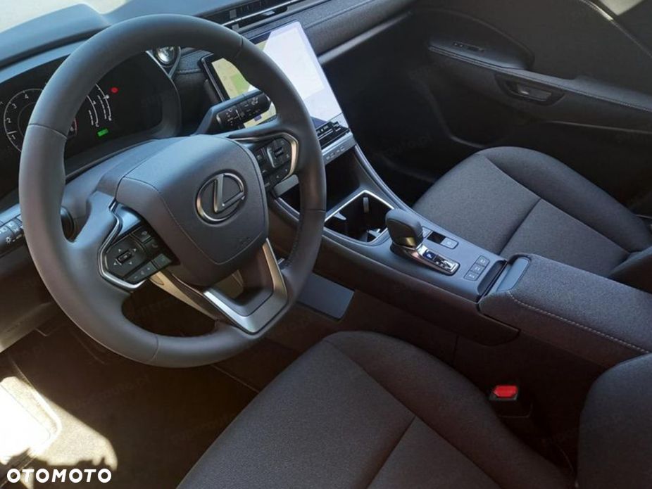 Lexus LBX 1.5 Hybrid - 6