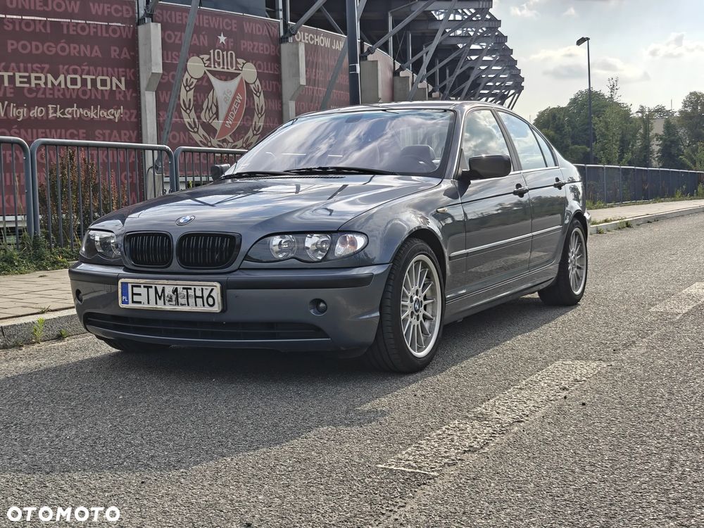 BMW Seria 3 325i - 1