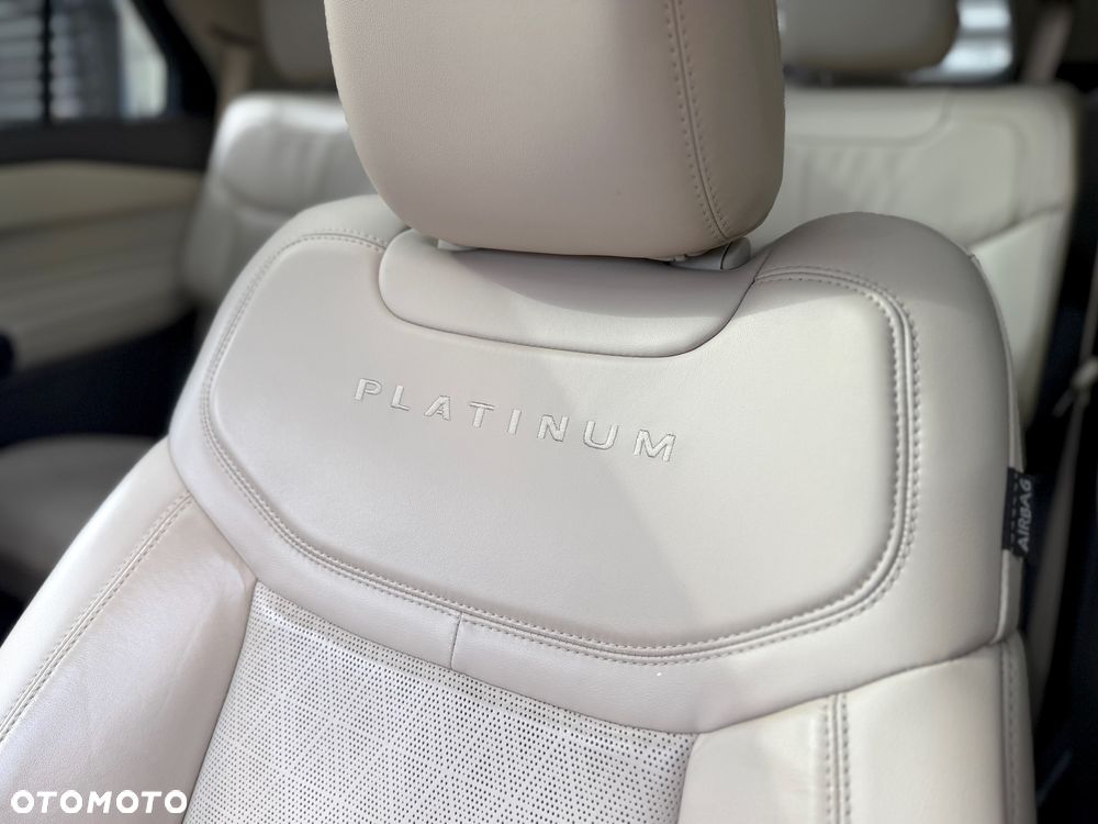 Ford Explorer EcoBoost Plug-in Hybrid ST-LINE - 11