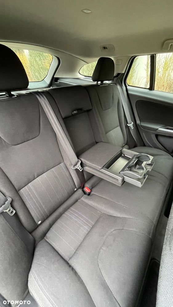 Volvo V60 D2 Geartronic Powershift Kinetic - 29