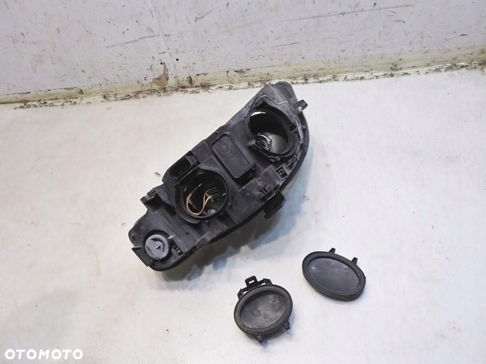 LAMPA PRAWA PRZEDNIA PRZÓD AUDI A4 B7 8E0941004AJ 0301219202 - 5