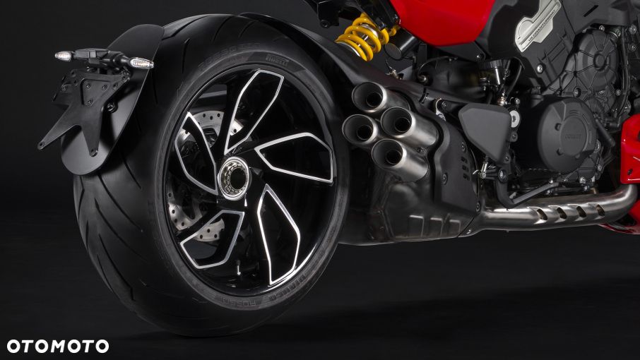 Ducati Diavel - 2