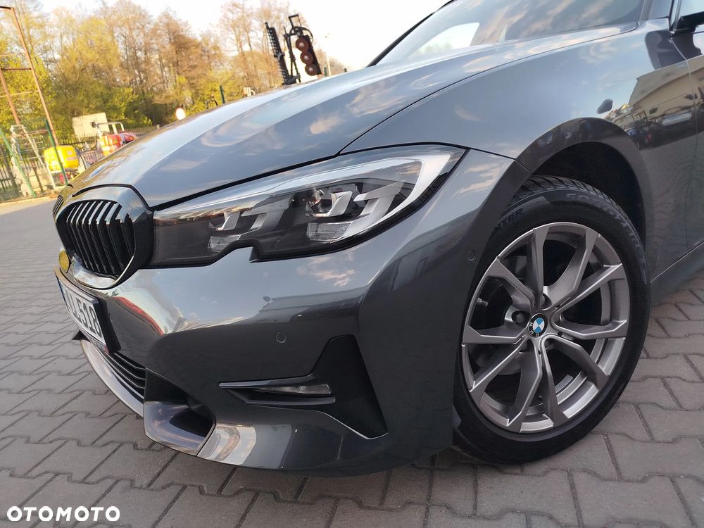 BMW Seria 3 318d Sport Line - 2